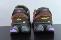 Imagem do New Balance 9060 Rich Oak Burgundy