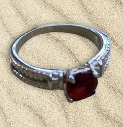 Anillo Plata Solitario c/Cubix rojo