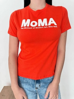 remera moma