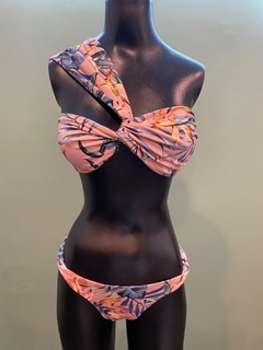 Bikini una manga , floral.