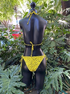 bikini amararillo con polka dots en internet