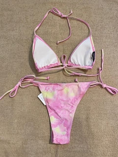 Bikini tie dye rosa con amarillo. - comprar en línea