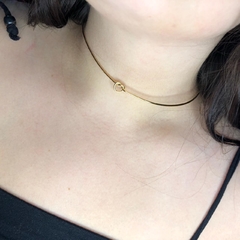 Chocker nó pequeno dourada