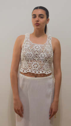 Musculosa blanca de crochet