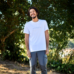 T-shirt Bordada Montanhas Branca - Malha Ecológica / Masculina na internet