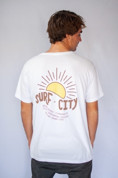 Camiseta Surf City