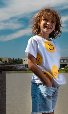 REMERA SMILING en internet