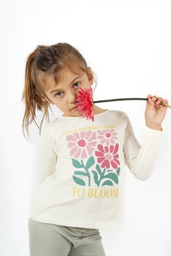 REMERA BLOOM en internet