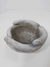 Enfeite Mesa Cimento Mãos 14x7cm - comprar online