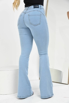 Grade 5 Peças - Calça Jeans flare, clara lisa, cintura alta, com lycra - loja online