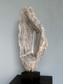 Gris / Escultura en Piedra intervenida - comprar online