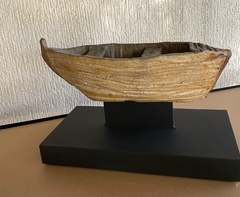 Barca / Escultura en cerámica gres / 16 x 22 x 9 cm / Base : 4 x 30 x 16 cm -metal-