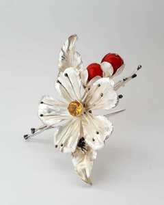 Broche Flor de manzano. Plata 925, 10×8×1,5 cm 25,5g Citrina y corales (pintadas)