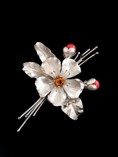 Broche Flor de manzano. Plata 925, 10×8×1,5 cm 25,5g Citrina y corales (pintadas) - comprar online