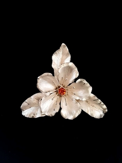 Broche Flor de manzano con tres hojas. 6,5x6,5x6,5 cm, 20,4 g, Plata chapada 925°,citrina 6mm