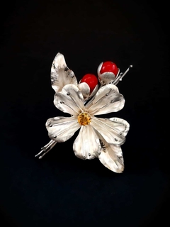 Broche Flor de manzano. Plata 925, 10×8×1,5 cm 25,5g Citrina y corales (pintadas)