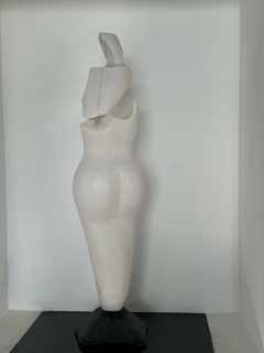 Lilo / Escultura en Piedra intervenida - comprar online