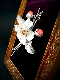 Broche Flor de manzano. Plata 925, 10×8×1,5 cm 25,5g Citrina y corales (pintadas) - comprar online