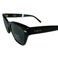Óculos de Sol Vogue Hailey Verde VO5545S - Visbel Óticas | Há 38 Anos Cuidando da Saúde Visual!