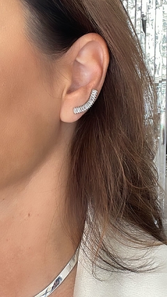 EARCUFF SHINE ZIRCÔNIAS BANHADO EM RÓDIO BRANCO - 2,5cm