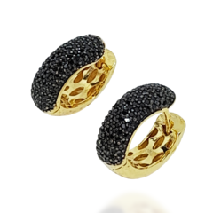 BRINCO ARGOLA NOVA YORK BLACK - BRINCO BANHADO A OURO 18K CRAVEJADO DE ZIRCÔNIAS PRETAS 1,5 cm - comprar online