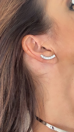 EARCUFF SHINE ZIRCÔNIAS BANHADO EM RÓDIO BRANCO - 2,5cm