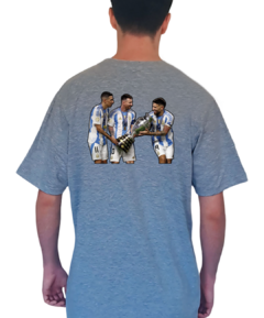 64 - REMERA DI MARIA MESSI Y OTAMENDI