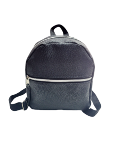 Mochila negra 25cm x 22cm