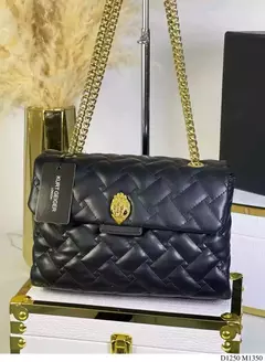 Cartera sobre con cadena