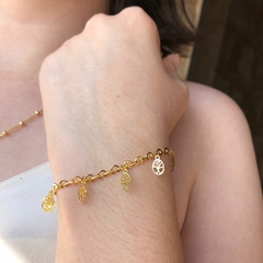 Pulseira com Pequenos Pingentes de Árvore da Vida Folheado em Ouro 18k