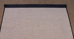 #8 CARPETA SISAL TIZA 2m x 1,45m CON RIBETE CUERINA Y CABEZALES 8 CM NEGROS en internet