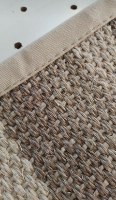 #251 CARPETA SISAL RAYADO 2.60m x 1.35m CON RIBETE DE LONETA BEIGE 2cm - comprar online