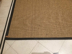 #380 CARPETA SISAL SCD 2.95m x 2.69m CON BORDES Y CENTRO DE CUERO MARRÓN AFRICANO 3cm