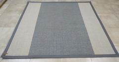 #419 CARPETA RAYADA 2m X 1.90m ( TIZA Y GRIS) CON RIBETE DE CUERINA GRIS 5cm