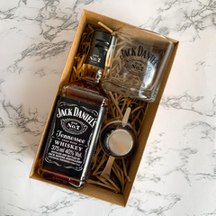 Whiskey Jack Daniel's 375ml + Copo + Dosador | Caixa de Kraft P