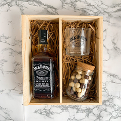 Whiskey Jack Daniel's 375ml + Copo + Petiscos | Caixa de Madeira M