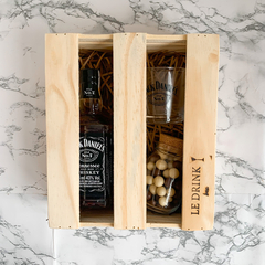 Whiskey Jack Daniel's 375ml + Copo + Petiscos | Caixa de Madeira M na internet