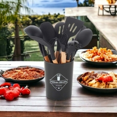 Kit 12 Utensílios De Cozinha Em Silicone Antiaderentes Com Cabo De Madeira Com Suporte Colher Espátula Pegador Concha Fouet Pincel Escumadeira Copo An na internet