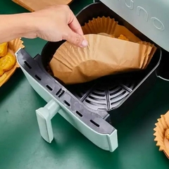 Imagem do Forma Descartável para AirFryer Papel Quadrada Antiaderente Forro Protetor à Prova De Gordura Para Fritadeira Sem Óleo 20cm Tamanho Universal Compatív