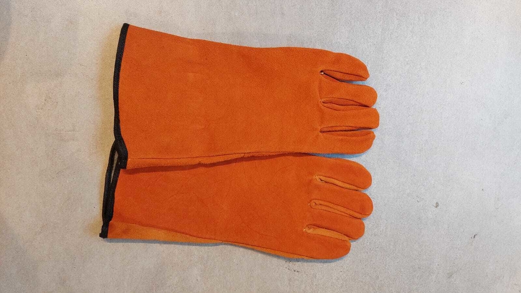 Bazar del Cocinero - Guantes Para Horno / Parrilla Alta Temperatura 800  Grados ✔️Los guantes de cocina para asar a la parrilla están hechos de  aramida, silicona y forro de algodón 100%