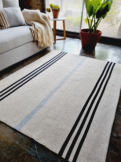 Alfombra Tejida Telar 1.40m x 1.80m Camel con 3 rayas negras y gris