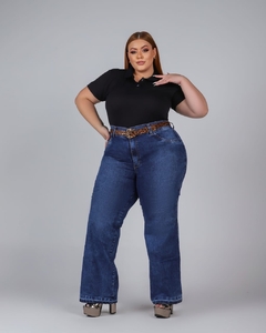 CALÇA JEANS PLUSSIZE WIDELEG JEANS CLARO COM BARRA DESFEITA