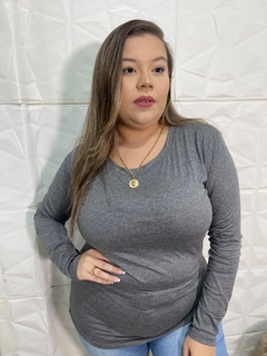 BLUSA BÁSICA GOLA REDONDA CINZA PLUS