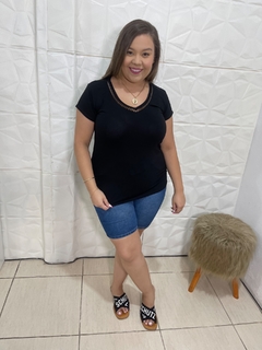 BLUSA GOLA V COM RENDA PRETA - comprar online