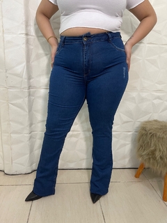 CALÇA JEANS BOOT CUT na internet