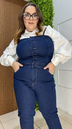 MACACÃO JEANS PLUSSIZE DE ALÇA na internet