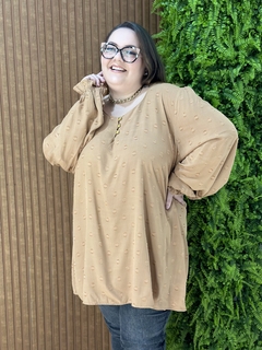 BLUSA VISCOLINHO COM RELEVO BEGE PLUSSIZE