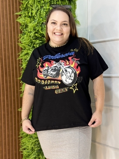 CAMISETA PLUSSIZE PRETA PODEROSA