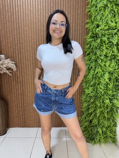 SHORT COM PONTOS DE LUZE BARRA DOBRADA