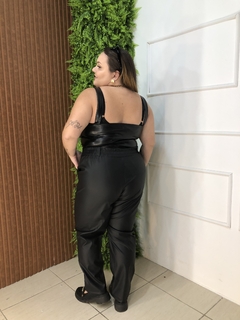 CALÇA EM COURO PU PLUSSIZE - comprar online